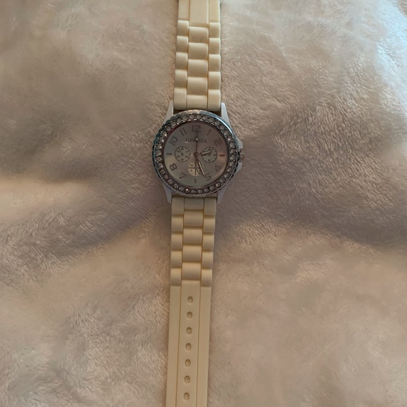 Beautiful watch - Picture 2 of 3